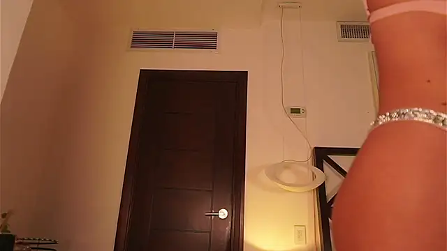 LunaMystyque online show from February 10, 2026, 7:02 pm