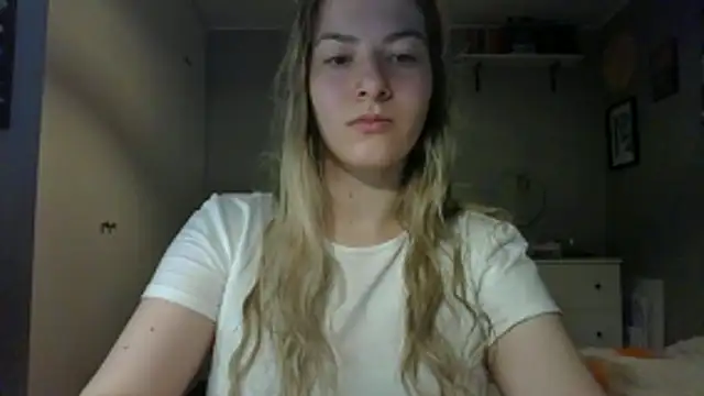 Snapshot of ROSIEx_sweet chatting on October 28, 2025, 7:51 am ROSIEx sweet online show from October 28, 2025, 7:51 am