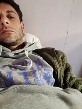 Snapshot of MrTamburine22 chatting on March 10, 2026, 1:04 pm MrTamburine22 online show from March 10, 2026, 1:04 pm