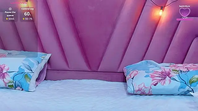 hornybarelylegalgirl online show from February 12, 2026, 12:16 pm