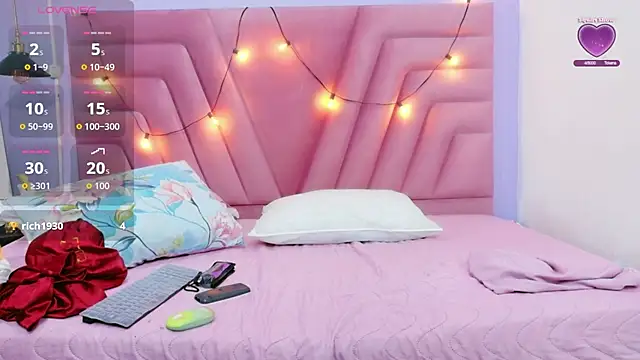 Snapshot of hornybarelylegalgirl chatting on April 2, 2026, 12:23 pm hornybarelylegalgirl online show from April 2, 2026, 12:23 pm