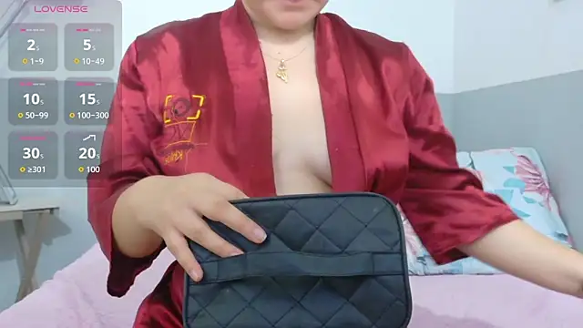 Snapshot of hornybarelylegalgirl chatting on March 23, 2026, 12:27 pm hornybarelylegalgirl online show from March 23, 2026, 12:27 pm