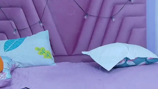 Snapshot of hornybarelylegalgirl chatting on March 25, 2026, 12:04 pm hornybarelylegalgirl online show from March 25, 2026, 12:04 pm