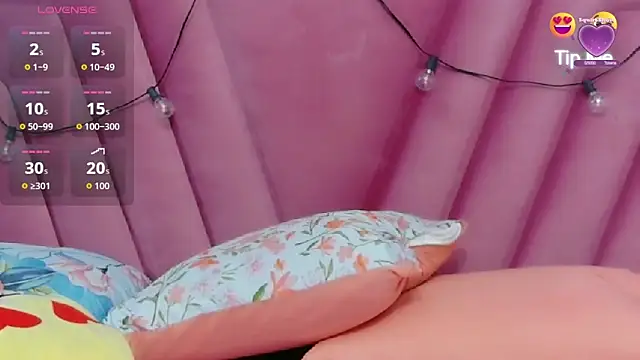 Snapshot of hornybarelylegalgirl chatting on April 3, 2026, 12:22 pm hornybarelylegalgirl online show from April 3, 2026, 12:22 pm