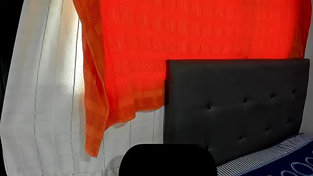 Snapshot of angela_nix chatting on September 30, 2025, 2:45 pm angela nix online show from September 30, 2025, 2:45 pm