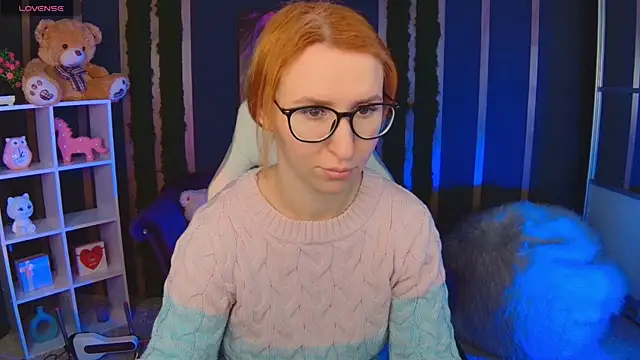 AliceBYKiss online show from February 12, 2026, 6:13 am