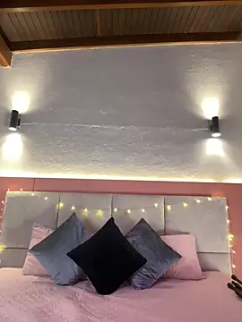 AniiRose online show from September 12, 2025, 12:44 am