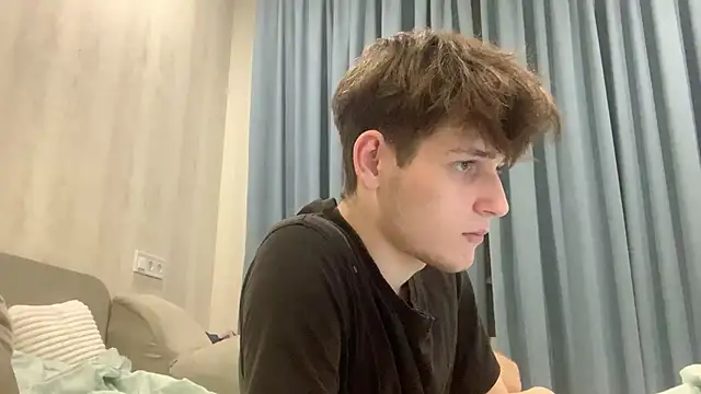 cutie guys online show from December 6, 2024, 4:12 pm