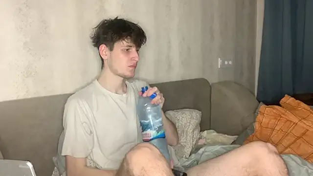 cutie guys online show from December 21, 2024, 6:22 pm