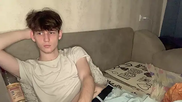 cutie guys online show from December 19, 2024, 7:18 pm