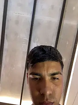 Snapshot of Jose_20_parra chatting on December 14, 2025, 6:13 pm Jose 20 parra online show from December 14, 2025, 6:13 pm