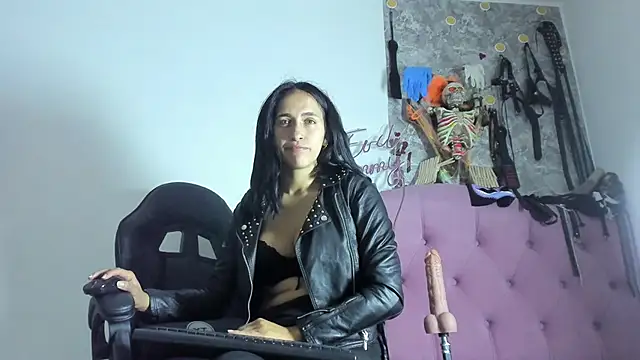 Snapshot of Evil_sammy chatting on November 20, 2025, 8:42 pm Evil sammy online show from November 20, 2025, 8:42 pm