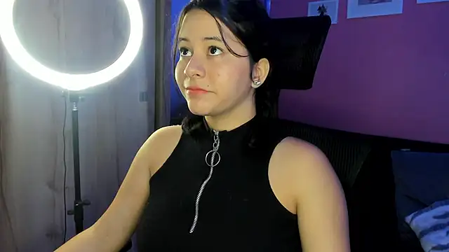 agnes 213 online show from November 14, 2025, 1:15 pm