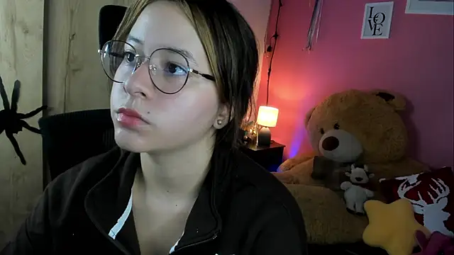 agnes 213 online show from February 20, 2026, 2:19 pm