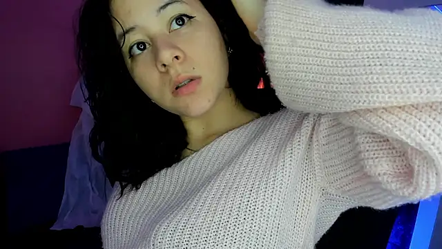 agnes 213 online show from October 10, 2025, 2:29 pm