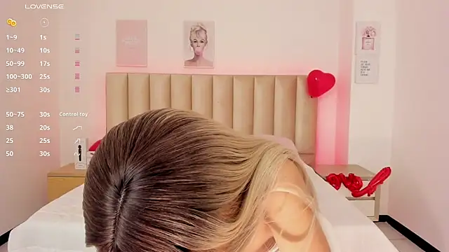 Snapshot of Catvalentine_ chatting on February 19, 2025, 12:25 am Catvalentine online show from February 19, 2025, 12:25 am