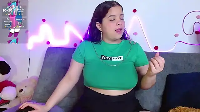 Snapshot of sophia_cute1_1 chatting on September 10, 2025, 10:47 am sophia cute1 1 online show from September 10, 2025, 10:47 am