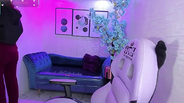 Theia moon online show from January 9, 2026, 12:56 pm