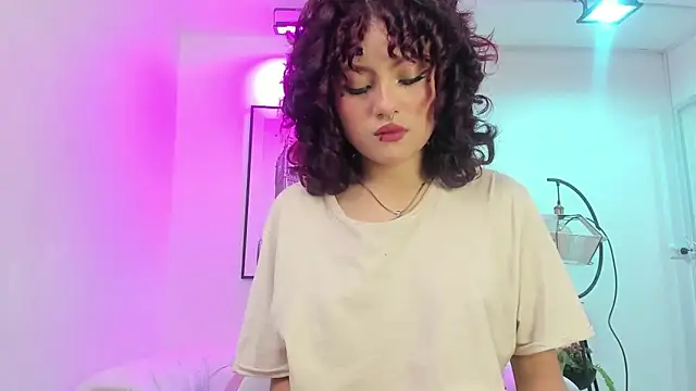 Theia moon online show from March 18, 2025, 4:06 pm