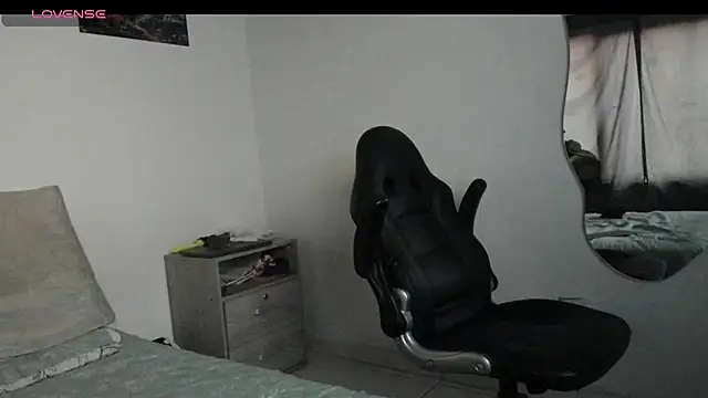 Snapshot of AshleyandTyler chatting on December 14, 2025, 10:15 pm AshleyandTyler online show from December 14, 2025, 10:15 pm