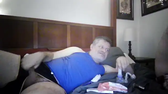 Snapshot of LARawAlways2 chatting on December 1, 2025, 5:08 am LARawAlways2 online show from December 1, 2025, 5:08 am