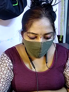 Snapshot of RomeoJuliet345 chatting on March 14, 2026, 6:03 pm RomeoJuliet345 online show from March 14, 2026, 6:03 pm