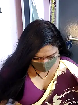 Snapshot of RomeoJuliet345 chatting on March 24, 2026, 5:07 am RomeoJuliet345 online show from March 24, 2026, 5:07 am