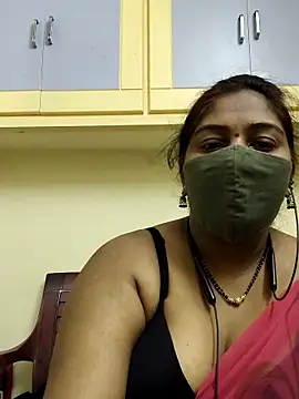 Snapshot of RomeoJuliet345 chatting on March 21, 2026, 6:45 pm RomeoJuliet345 online show from March 21, 2026, 6:45 pm