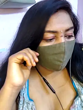 Snapshot of RomeoJuliet345 chatting on April 5, 2026, 2:13 pm RomeoJuliet345 online show from April 5, 2026, 2:13 pm