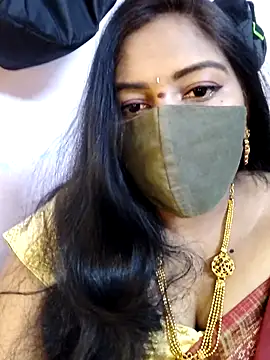 Snapshot of RomeoJuliet345 chatting on March 13, 2026, 2:00 pm RomeoJuliet345 online show from March 13, 2026, 2:00 pm