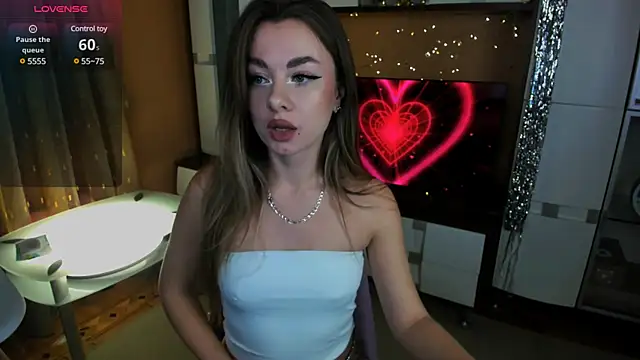 Snapshot of madis0n_crystal chatting on February 6, 2025, 11:31 am madis0n crystal online show from February 6, 2025, 11:31 am