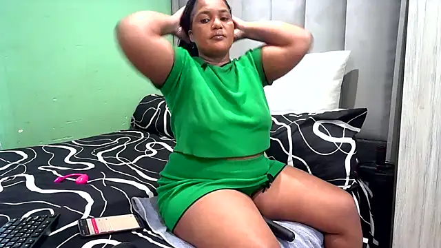 Snapshot of SexyEbony37X chatting on May 6, 2026, 6:28 am SexyEbony37X online show from May 6, 2026, 6:28 am