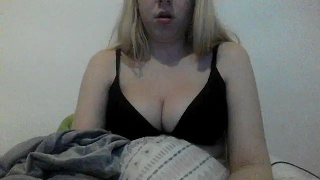 Snapshot of bunnyamy chatting on January 1, 2025, 8:26 pm bunnyamy online show from January 1, 2025, 8:26 pm