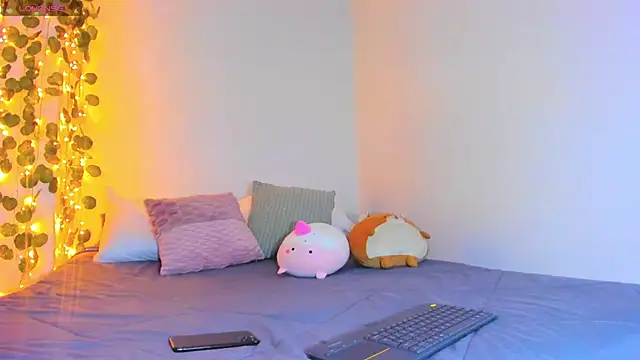 emillyhills online show from March 9, 2025, 7:45 am