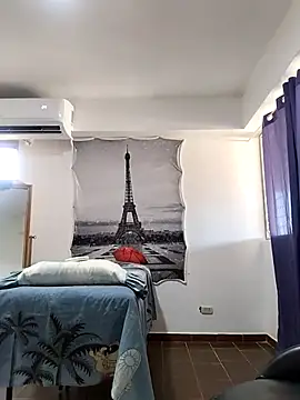 Snapshot of Alison_fitness chatting on December 21, 2025, 11:45 am Alison fitness online show from December 21, 2025, 11:45 am