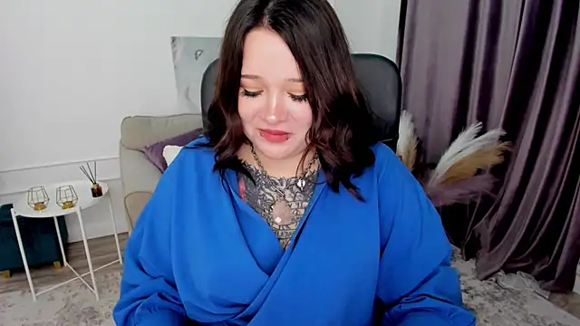 MoonLghte online show from March 13, 2025, 10:54 pm