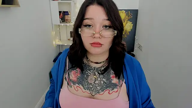 MoonLghte online show from March 15, 2025, 1:52 am