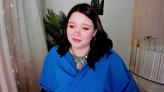 MoonLghte online show from March 12, 2025, 7:25 pm