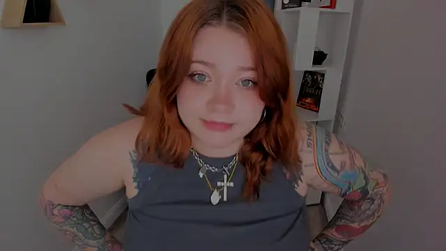 MoonLghte online show from September 22, 2025, 7:53 pm