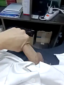 Steve98768 online show from November 20, 2025, 9:25 pm