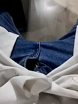 Steve98768 online show from December 12, 2024, 5:15 pm