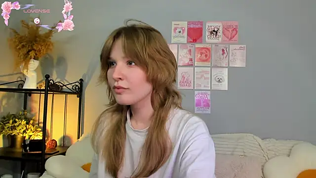 Snapshot of EvaStevs chatting on March 9, 2025, 12:00 am EvaStevs online show from March 9, 2025, 12:00 am