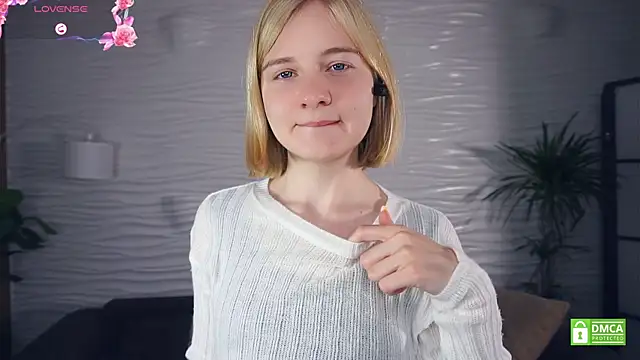 OdelinaFicken online show from October 22, 2025, 7:08 am