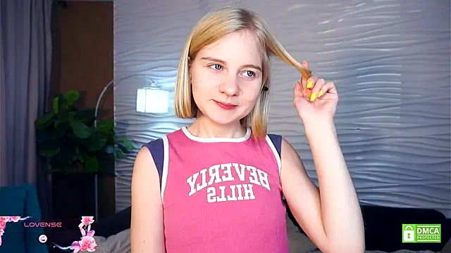 OdelinaFicken online show from October 30, 2025, 6:55 am