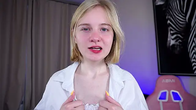 OdelinaFicken online show from October 29, 2025, 6:12 am