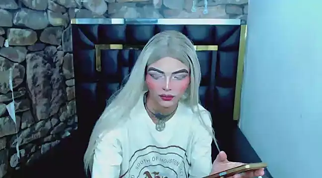 Luna and valery online show from January 4, 2025, 8:16 pm