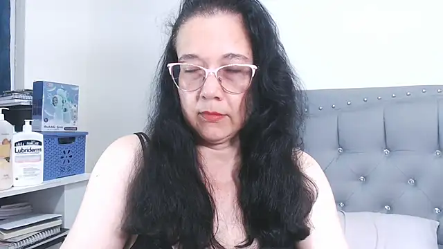 Snapshot of maturepriscila chatting on November 6, 2025, 6:12 pm maturepriscila online show from November 6, 2025, 6:12 pm