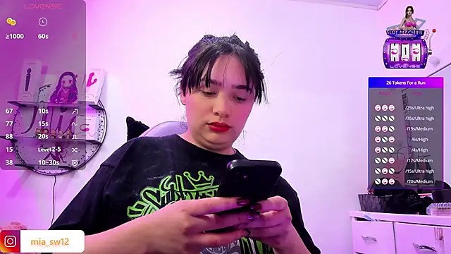 Snapshot of mia_johns_ chatting on November 29, 2025, 5:29 am mia johns online show from November 29, 2025, 5:29 am