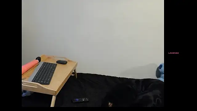 LilyFoxxx online show from April 17, 2026, 5:10 am