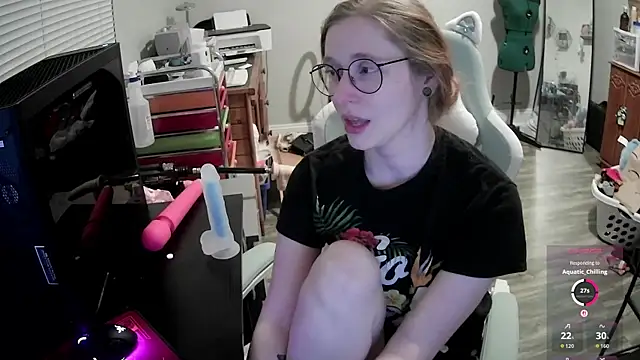 LilyFoxxx online show from February 13, 2026, 6:13 am